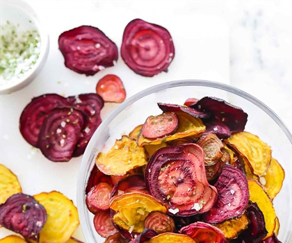 GROENTECHIPS MET KRUIDENMAYONAISE