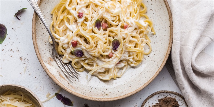 DIT IS DE REDEN WAAROM JE PASTA MOET KOKEN IN ZOUT WATER