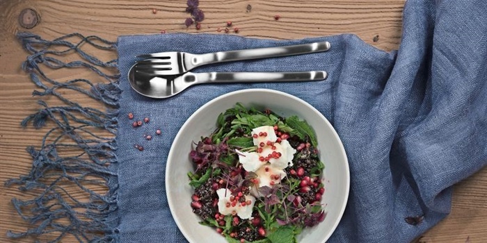 RECEPT: QUINOA SALADE MET RUCOLA, GEITENKAAS EN GRANAATAPPEL