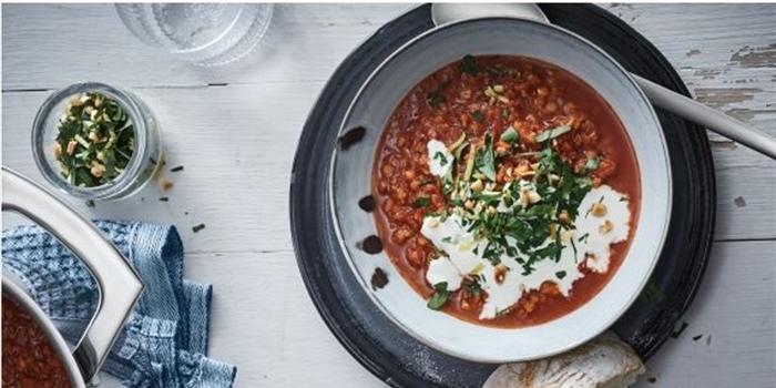 RECEPT: VEGETARISCHE RODE LINZENSOEP