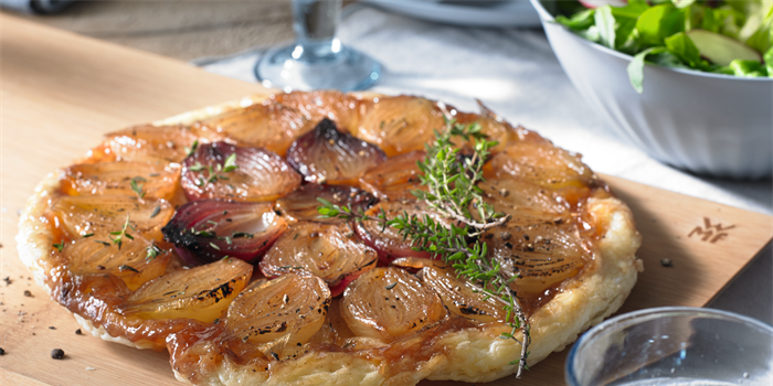 RECEPT: TARTE TATIN MET GEKARAMELISEERDE UI