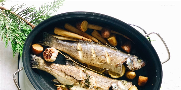 RECEPT: ZEEBAARS MET GROENTEN UIT DE OVEN