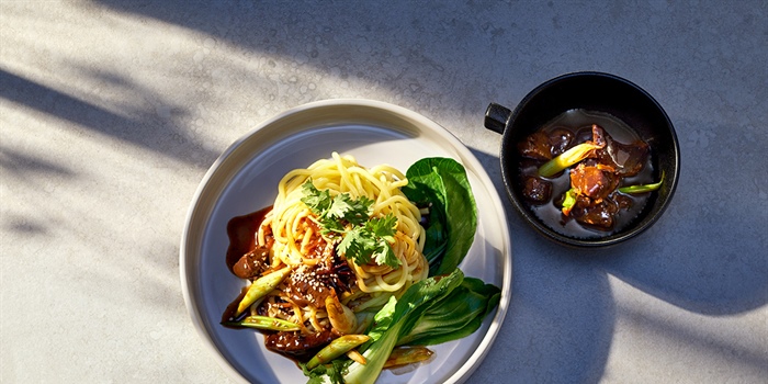 RECEPT: CHINESE NOEDELS MET GESTOOFD RUNDVLEES