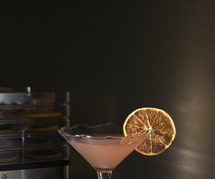 RECEPT: COSMOPOLITAN COCKTAIL MET GEDROOGD FRUIT