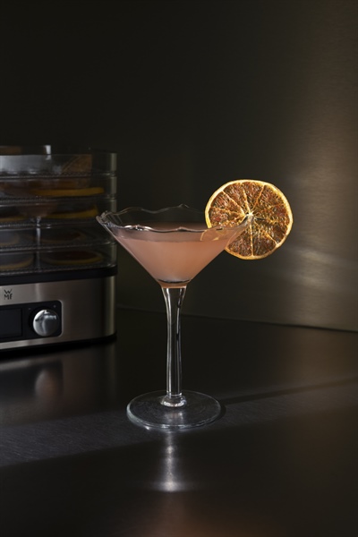 RECEPT: COSMOPOLITAN COCKTAIL MET GEDROOGD FRUIT