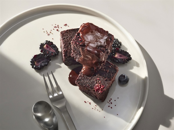 RECEPT: CHOCOLADE BROWNIE MET CHOCOLADE SAUS