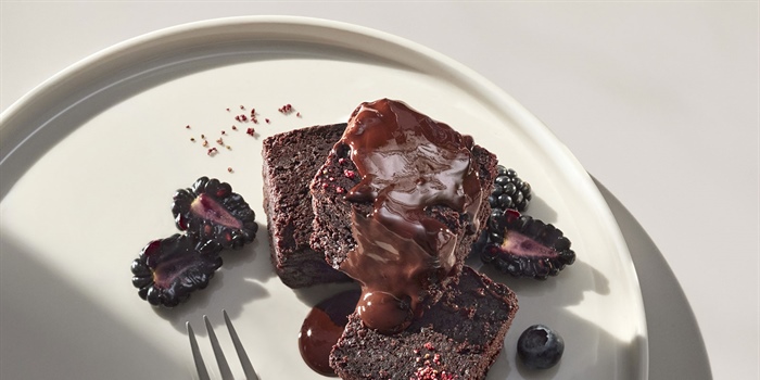 RECEPT: CHOCOLADE BROWNIE MET CHOCOLADE SAUS